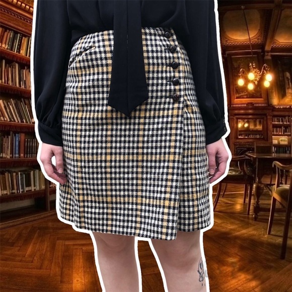 Evan Picone Pants - True Vintage Early 1960s Evan-Picone High-Waist Wool Skort with Buttons, Size 8